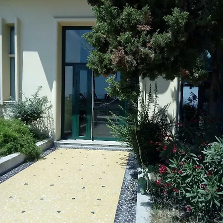 Apartment Laerentia With Amazing Seaview Nice